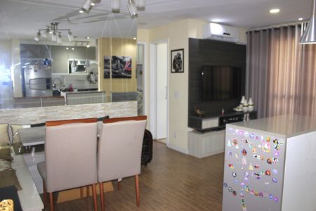 Sala  de apartamento à venda com 2 quartos, 53m² em Jardim Flor da Montanha, Guarulhos