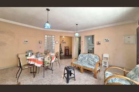 Casa à venda com 164m², 4 quartos e 3 vagasSala