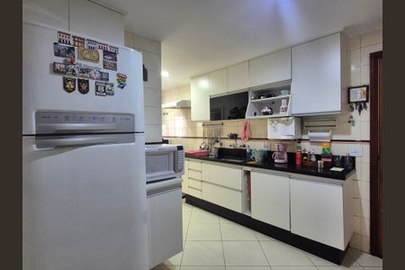 Apartamento à venda com 228m², 3 quartos e 2 vagasCozinha 