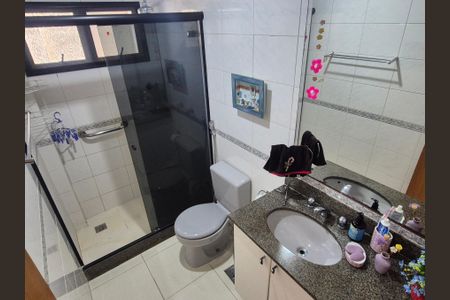 Apartamento à venda com 228m², 3 quartos e 2 vagasBanheiro 