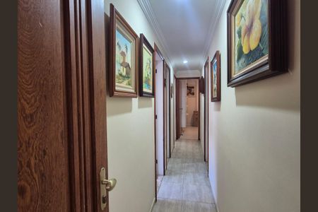 Apartamento à venda com 228m², 3 quartos e 2 vagasCorredor 