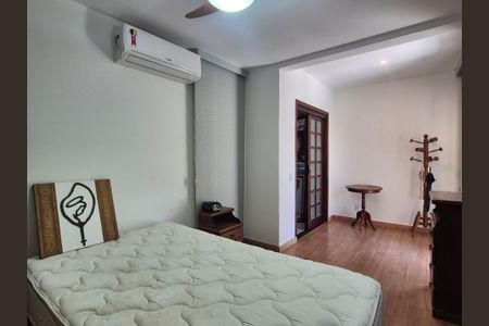 Apartamento à venda com 228m², 3 quartos e 2 vagasSuíte 