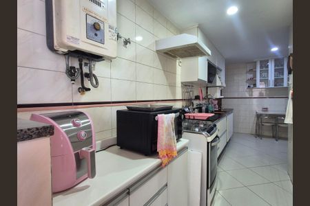 Apartamento à venda com 228m², 3 quartos e 2 vagasCozinha 