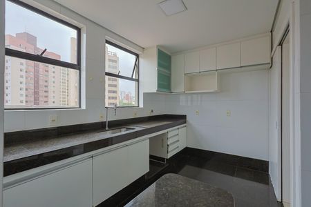 Cozinha de apartamento à venda com 4 quartos, 150m² em Serra, Belo Horizonte