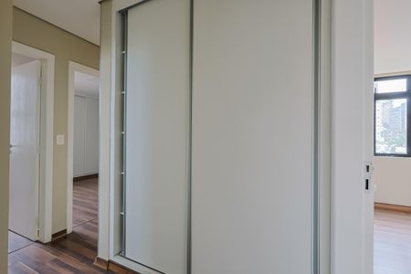 Apartamento à venda com 150m², 4 quartos e 2 vagasCorredor