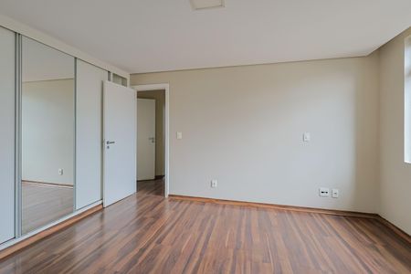Apartamento à venda com 150m², 4 quartos e 2 vagasSuíte