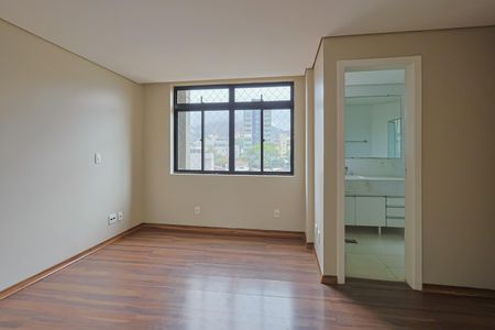 Apartamento à venda com 150m², 4 quartos e 2 vagasSuíte