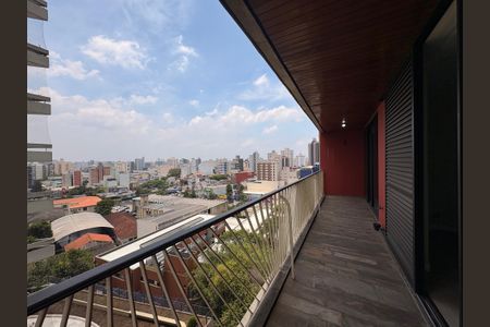 Apartamento à venda com 290m², 3 quartos e 4 vagasSacada entre sala de estar e suítes 