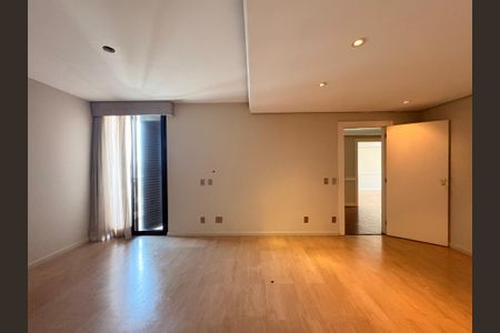 Apartamento à venda com 290m², 3 quartos e 4 vagasSuite 2