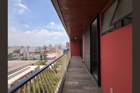 Apartamento à venda com 290m², 3 quartos e 4 vagasSacada entre sala de estar e suítes 