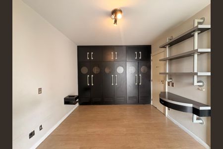 Apartamento à venda com 290m², 3 quartos e 4 vagasSuite