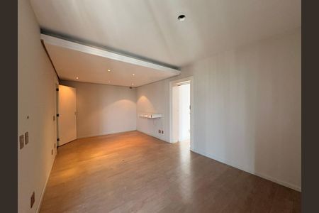 Apartamento à venda com 290m², 3 quartos e 4 vagasSuite 2