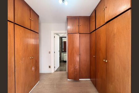 Apartamento à venda com 290m², 3 quartos e 4 vagasCloset suite 2