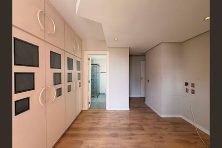 Apartamento à venda com 290m², 3 quartos e 4 vagasSuite 3