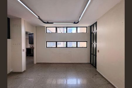 Apartamento à venda com 290m², 3 quartos e 4 vagasLavanderia
