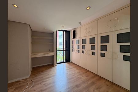 Apartamento à venda com 290m², 3 quartos e 4 vagasSuite 3