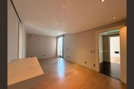 Apartamento à venda com 290m², 3 quartos e 4 vagasSuite 2