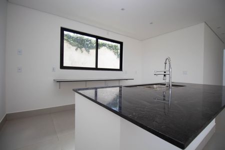 Casa de condomínio para alugar com 51m², 4 quartos e 1 vagaCozinha