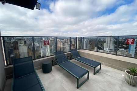 Studio à venda com 21m², 1 quarto e 1 vaga Studio à venda com 21m², 1 quarto e 1 vagaÁrea comum - Piscina