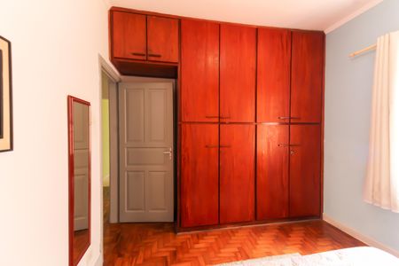 Casa à venda com 297m², 5 quartos e 4 vagasQuarto 2