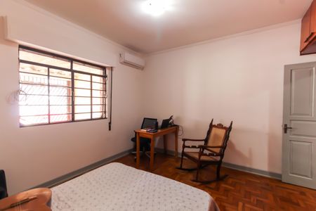 Casa à venda com 297m², 5 quartos e 4 vagasQuarto 1