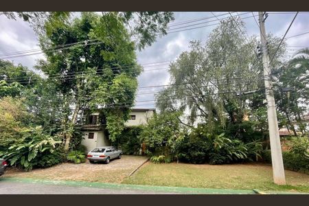 Casa de condomínio à venda com 327m², 4 quartos e 4 vagasFoto 02