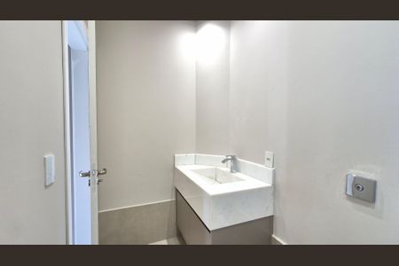 Casa de condomínio à venda com 249m², 3 quartos e 4 vagasBanheiro da Suíte 3