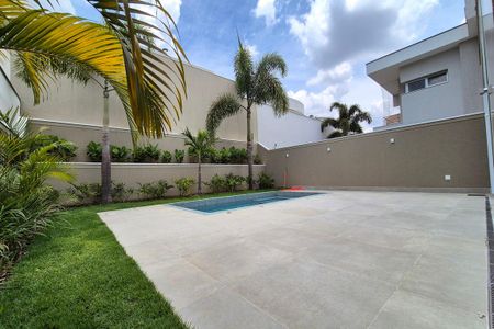Casa de condomínio à venda com 249m², 3 quartos e 4 vagasQuintal 