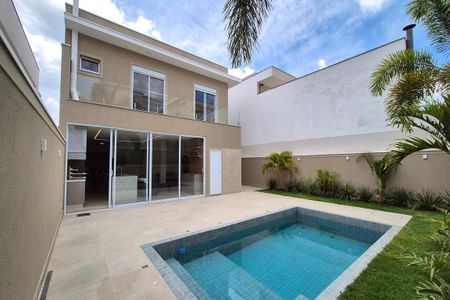 Casa de condomínio à venda com 249m², 3 quartos e 4 vagasQuintal 