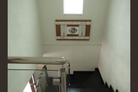 Escada de casa à venda com 3 quartos, 155m² em Cipava, Osasco