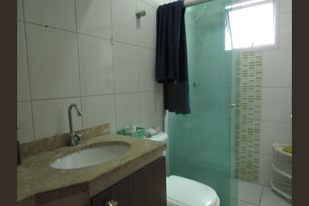 Casa à venda com 155m², 3 quartos e 5 vagasBanheiro da Suíte 2