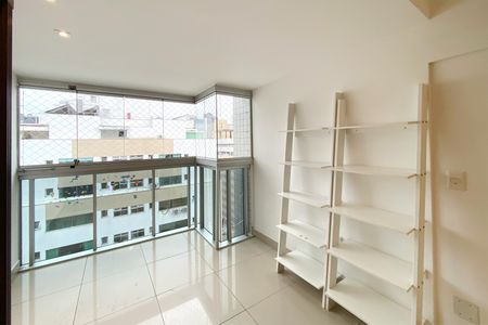 Casa de condomínio à venda com 87m², 3 quartos e 2 vagasVaranda da Sala