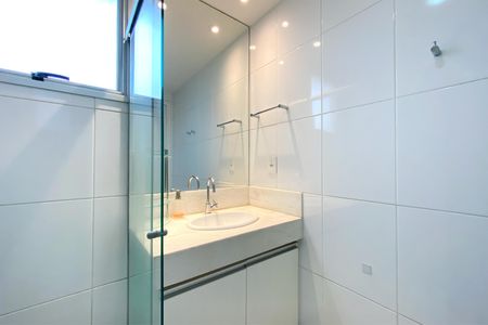 Casa de condomínio à venda com 87m², 3 quartos e 2 vagasBanheiro da Suíte 1