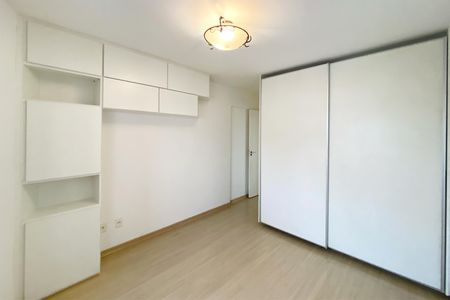 Casa de condomínio à venda com 87m², 3 quartos e 2 vagasSuite 1