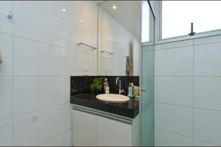 Apartamento à venda com 87m², 3 quartos e 2 vagasBanheiro Social