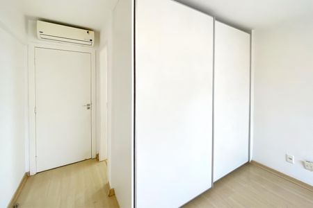 Casa de condomínio à venda com 87m², 3 quartos e 2 vagasSuite 1
