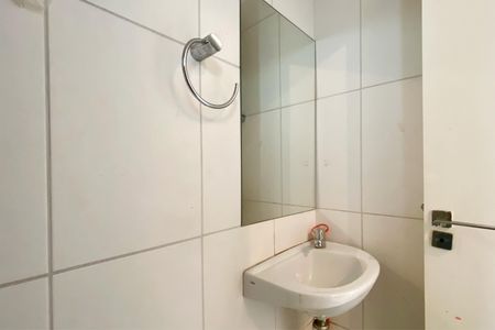 Casa de condomínio à venda com 87m², 3 quartos e 2 vagasBanheiro de serviço