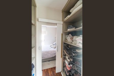 Casa de condomínio à venda com 160m², 3 quartos e 2 vagasCloset da suíte