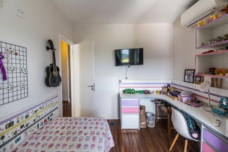 Casa de condomínio à venda com 160m², 3 quartos e 2 vagasQuarto