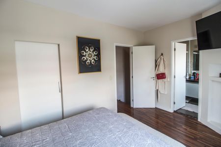 Casa de condomínio à venda com 160m², 3 quartos e 2 vagasSuíte