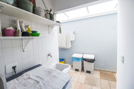 Casa de condomínio à venda com 160m², 3 quartos e 2 vagasÁrea de Serviço