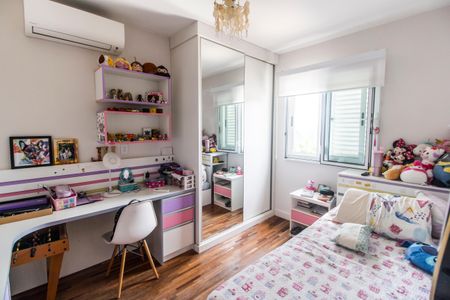 Casa de condomínio à venda com 160m², 3 quartos e 2 vagasQuarto