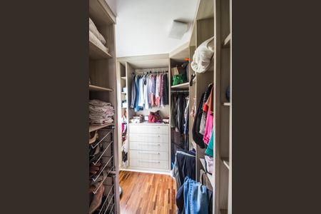 Casa de condomínio à venda com 160m², 3 quartos e 2 vagasCloset da suíte