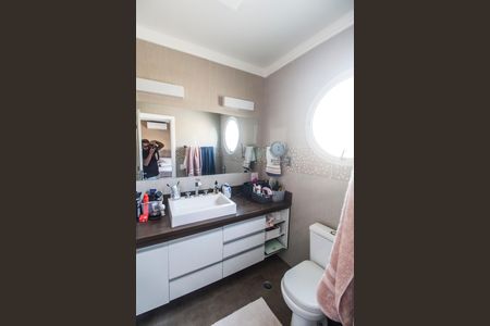 Casa de condomínio à venda com 160m², 3 quartos e 2 vagasBanheiro da Suíte