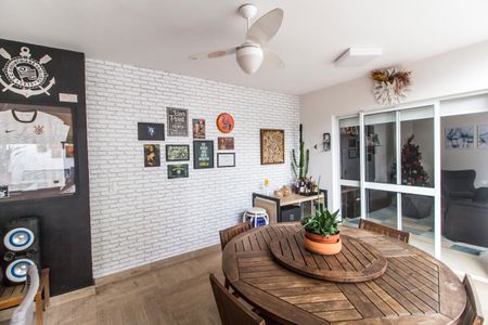 Casa de condomínio à venda com 160m², 3 quartos e 2 vagasVaranda