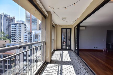 Apartamento à venda com 207m², 3 quartos e 4 vagasVaranda