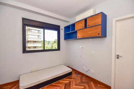 Apartamento à venda com 207m², 3 quartos e 4 vagasSuíte 2