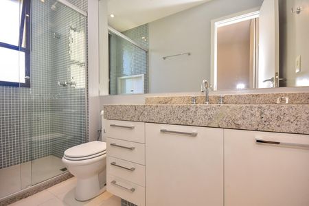Apartamento à venda com 207m², 3 quartos e 4 vagasBanheiro Suíte 2