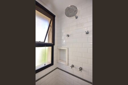 Apartamento à venda com 207m², 3 quartos e 4 vagasChuveiro do banheiro da Suíte 3