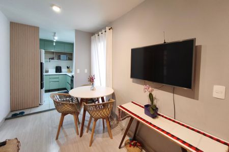 Sala de apartamento para alugar com 2 quartos, 50m² em Jardim Esmeraldina, Campinas